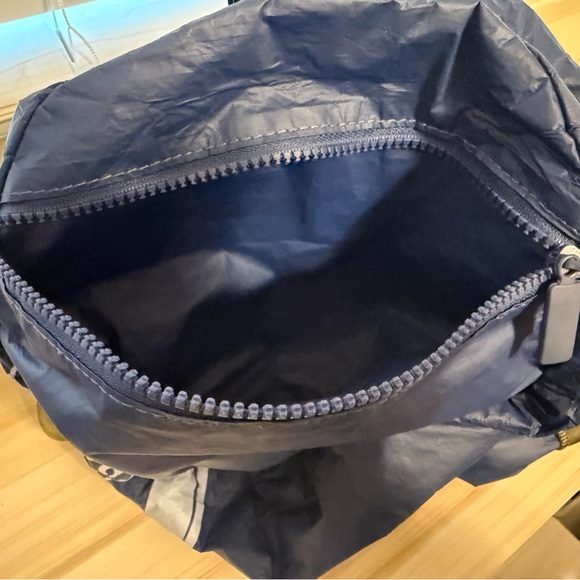 “The Aloha Collection” Original, Day Tripper Bag and Travel Toiletry Pouch - Picture 10 of 16